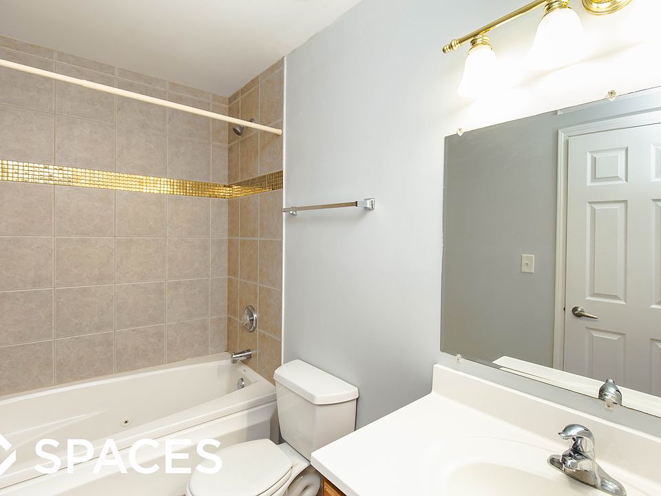 1st image of 2451 W Howard St APT 410