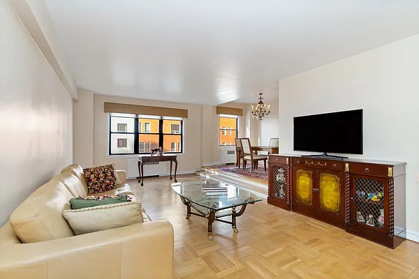 Sold by Turtle Bay Realty Inc | media 1