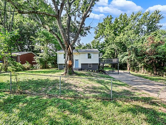 4th image of 302 Plantation Dr