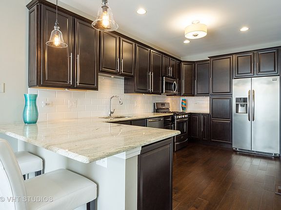 5th image of 1223 Bradley Cir #1223
