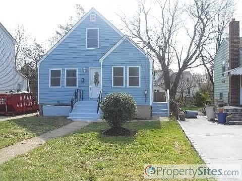 1st image of 830 1st Ave