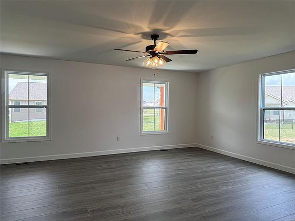 4th image of 841 Mohave Ct