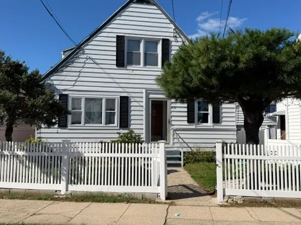 595 Huntington Rd Floor 2, Bridgeport, CT 06610