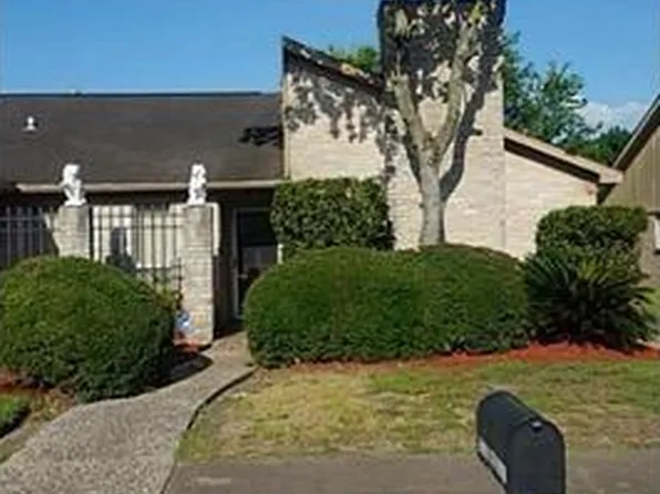 10827 Braes Forest Dr, Houston, TX 77071