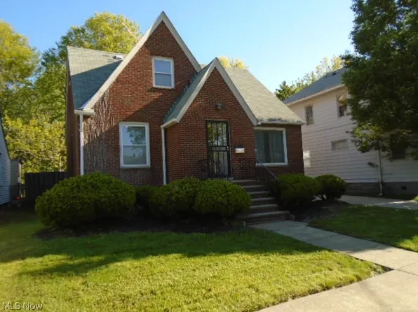 18909 Pawnee Ave, Cleveland, OH 44119