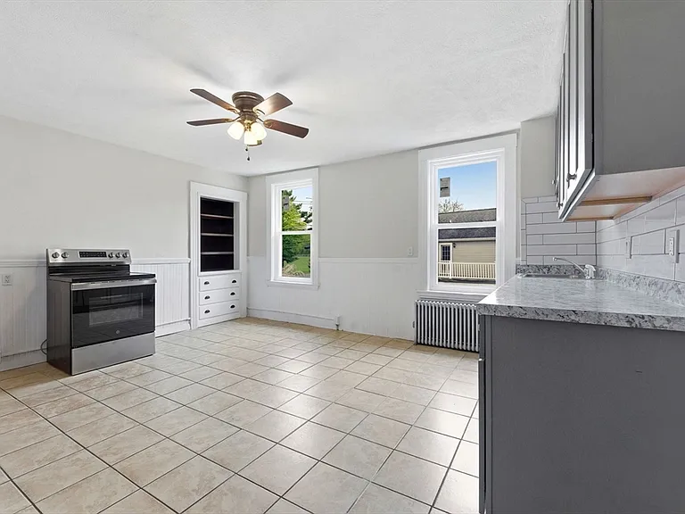 84 Margin St #2 — Photo 4