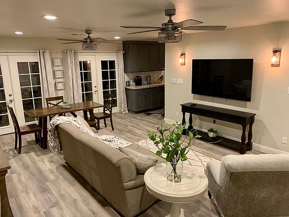 5th image of 18071 Beneta Way #A