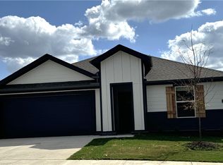 2530 N Snowball Dr, Fayetteville, AR 72704