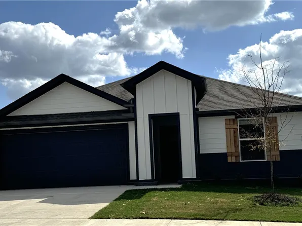 2530 N Snowball Dr, Fayetteville, AR 72704