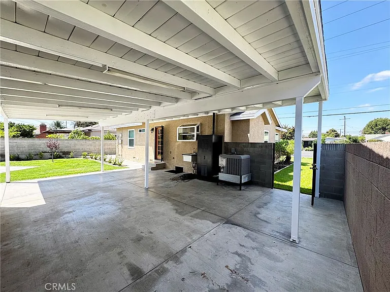14414 Studebaker Rd — Photo 22