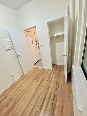 Rented by Douglas Elliman | media 14