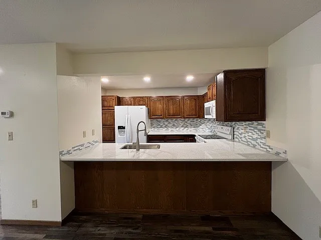 3951 Fairway Hills Dr — Photo 6