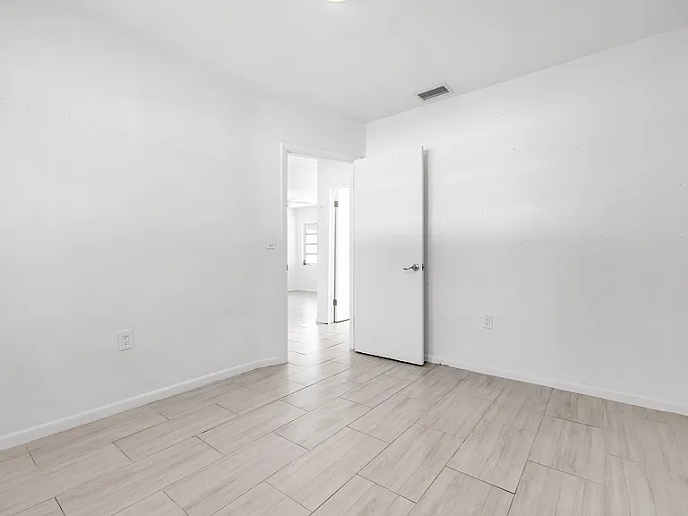 313 N Arcadia Ave #313 — Photo 7
