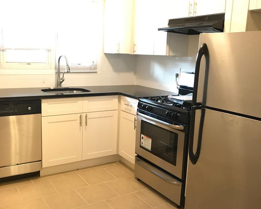 1st image of 46 Valerie Dr
