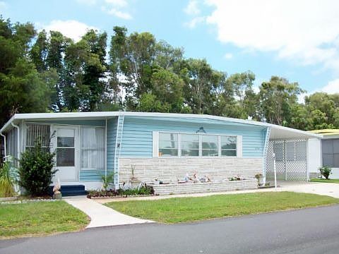 1st image of 290 Lake Dr
