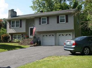 79 Camelot Rd, Poughkeepsie, NY 12601