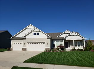 10711 Ireland Dr, Grand Ledge, MI 48837