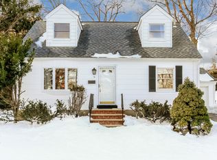 14 Hillside Ave, Livingston, NJ 07039