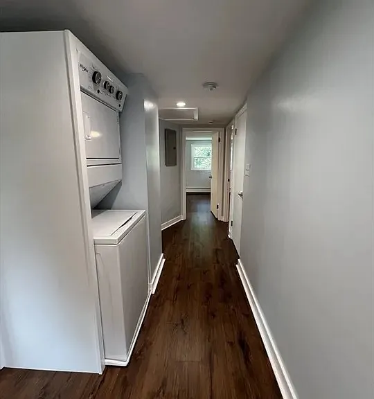 158 Houghton St #B — Photo 8