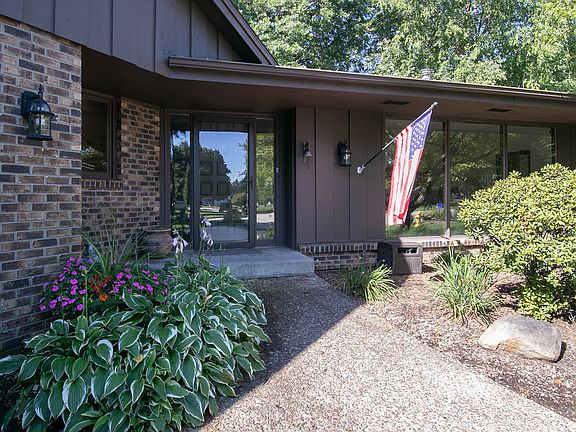 2nd image of 5525 Crittenden Cir