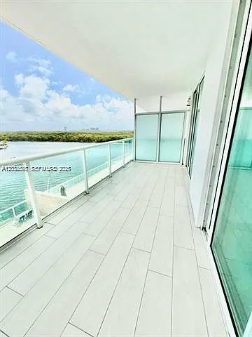 400 Sunny Isles Condo Eas — Photo 2