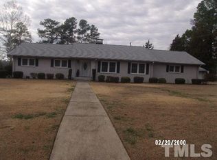 1503 Lakeshore Dr, Dunn, NC 28334