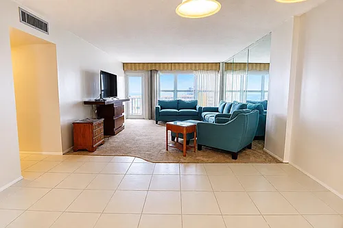 401 N Ocean Blvd #1704 Photo 1 401 N Ocean Blvd #1704 Photo 1
