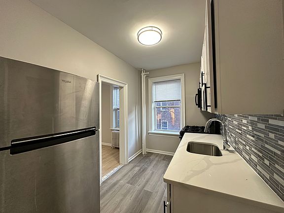 5th image of 25-27 Kensington Ave #402