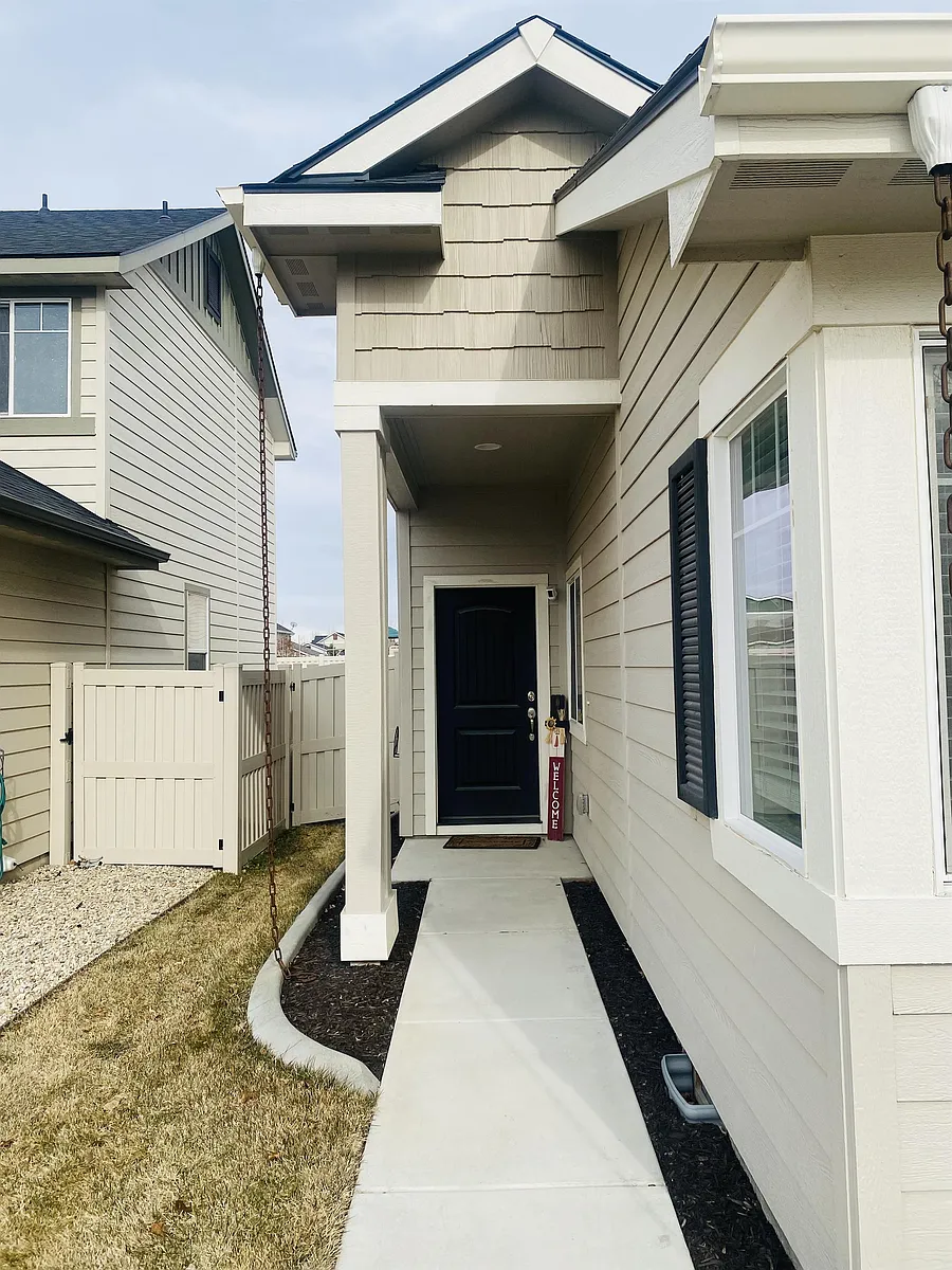 Building Photo - 1476 W Soldotna Dr