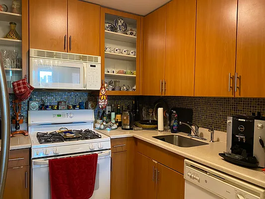 Sold by Sunshine R E LLC | media 7