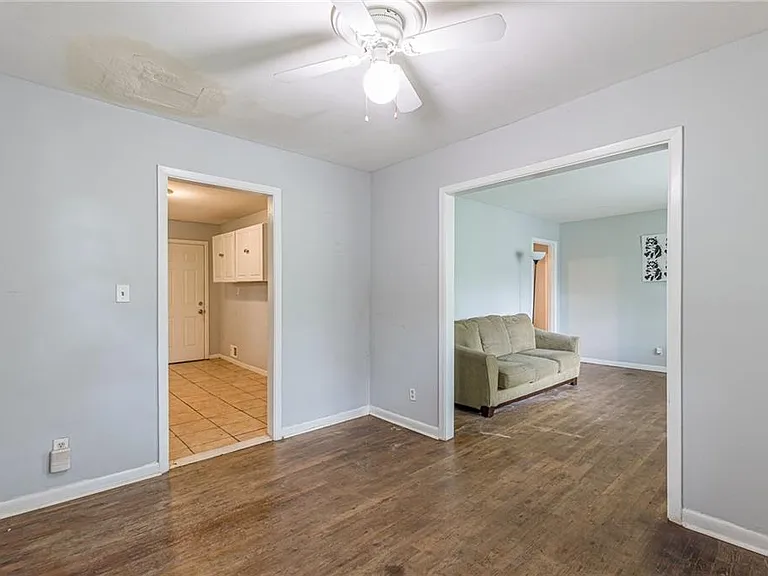 350 Brooks Ave SW — Photo 8