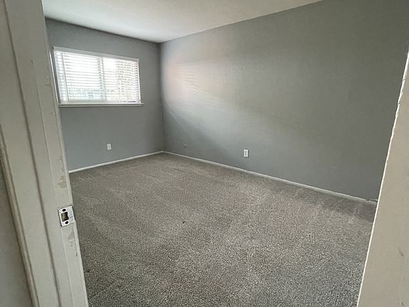 4th image of 745 Ohio St APT 2