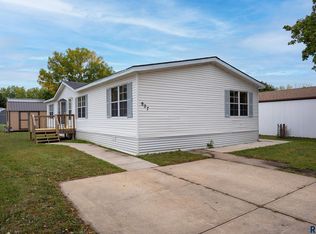 907 S Garnet Pl, Sioux Falls, SD 57106
