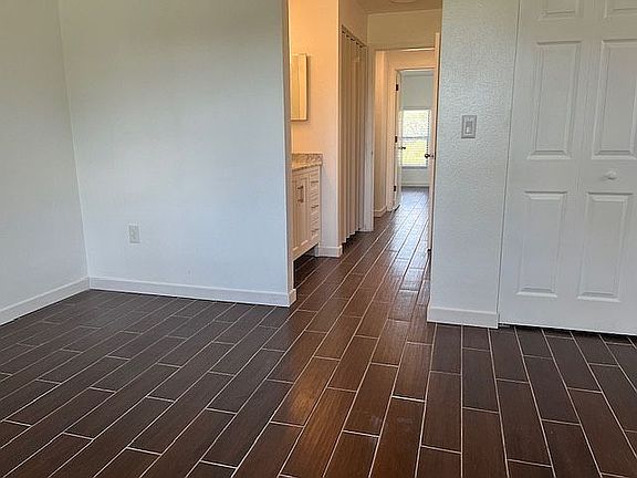 4th image of 255 Rotonda Blvd W