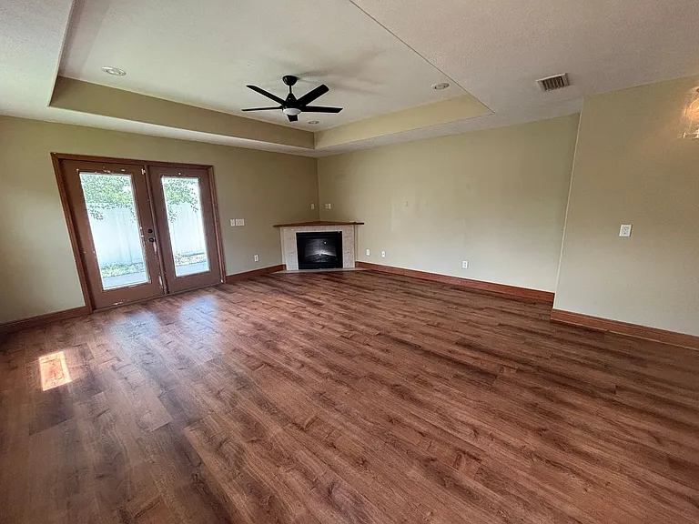 4701 Deerfield Dr — Photo 5