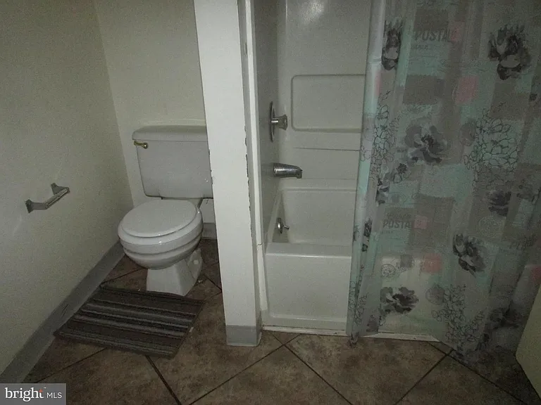 141 Auckland Dr — Photo 13