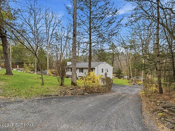 3rd image of 606 Rimrock Rd