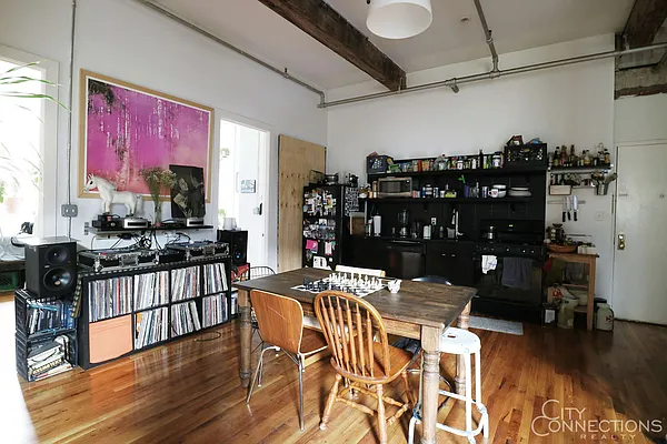 Rented by City Connections Realty | media 22