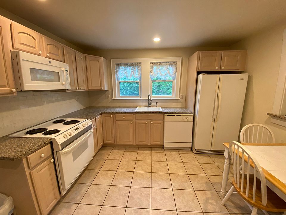 1st image of 27 Portina Rd #27