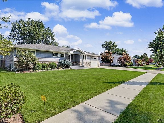 3rd image of 50 Greentree Rd