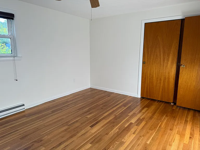 585 Burncoat St — Photo 14