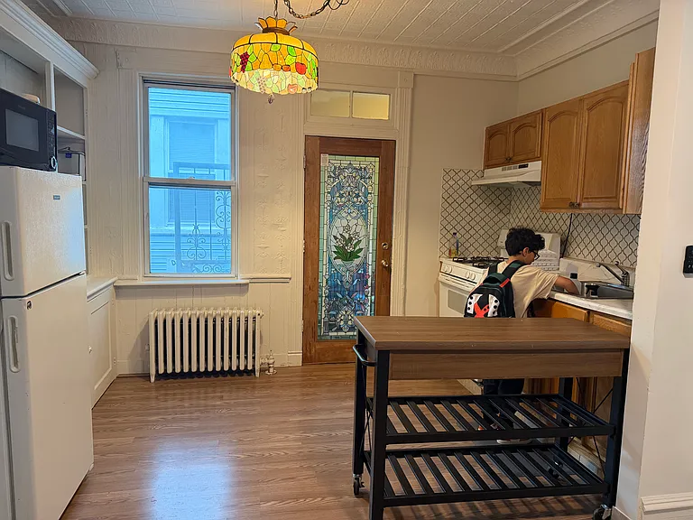 389 Van Duzer St #1B — Photo 9