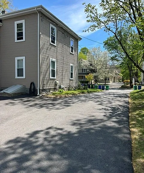 95 Crescent St #95 — Photo 25