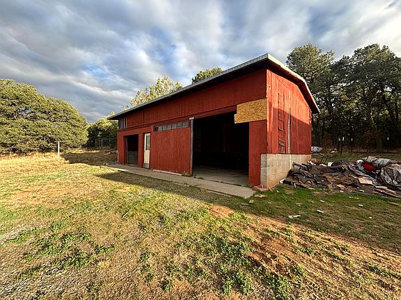 3rd image of 28 Salazar Rd