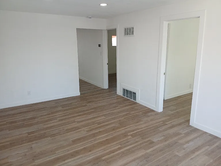 828 6th St #1 — Photo 3