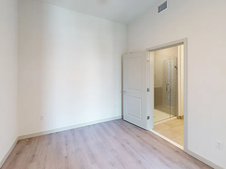 101 N Meridian — Photo 98
