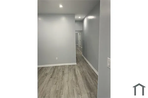 Building Photo - 1020 N 43rd St #1