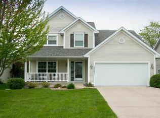 1321 Woolridge Dr, Coralville, IA 52241