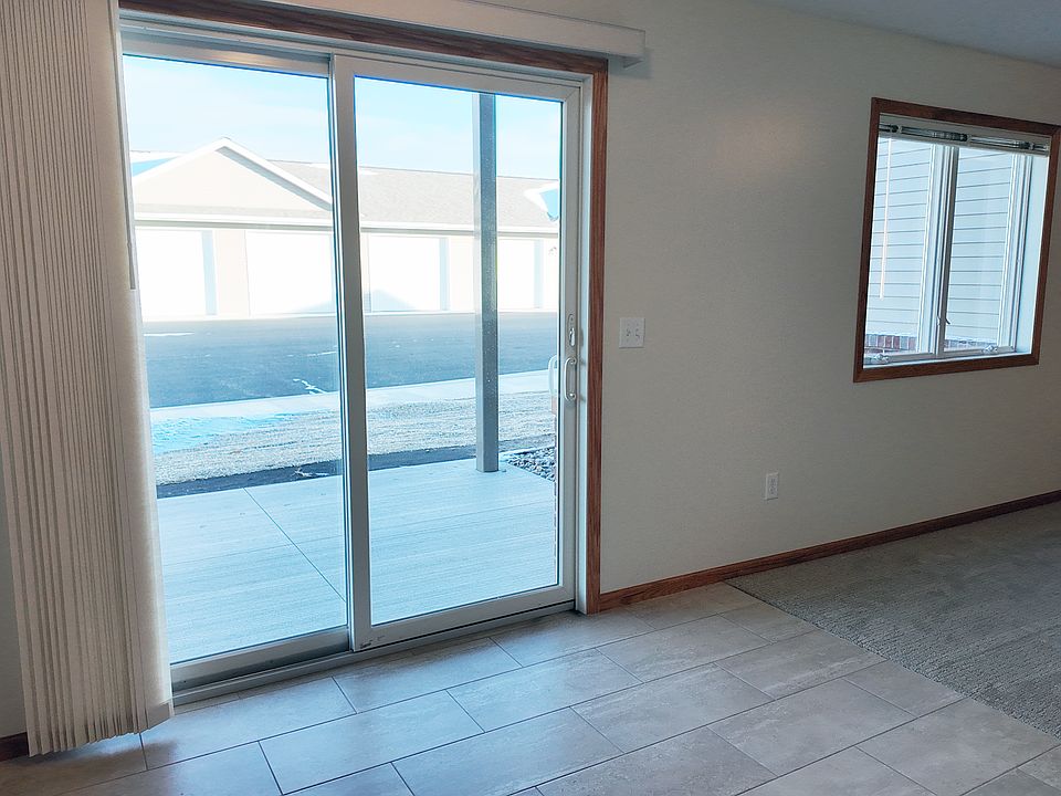 LVR / Dining / Patio