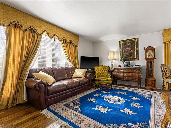 3rd image of 7 Seton Avenue